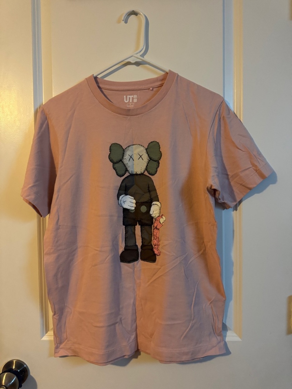 KAWS x Uniqlo Companion Tee pink men’s unisex adult‎ SM